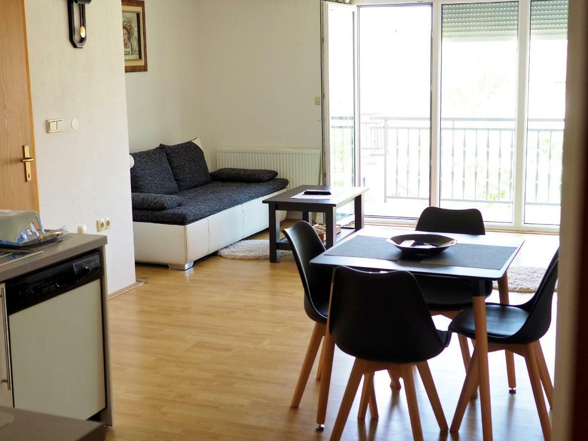 Apartment Ivan-Experience 3 Bedrooms Liyubuşka Dış mekan fotoğraf